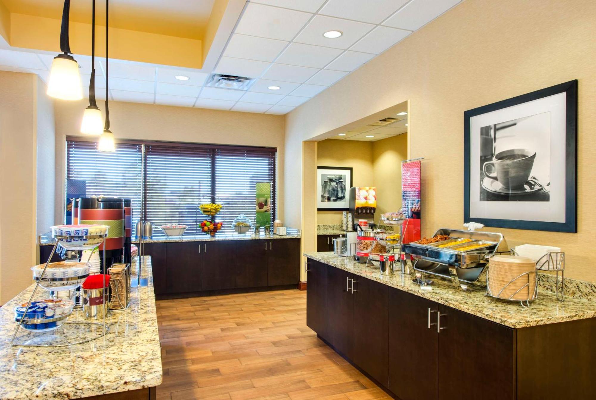 סמירנה Hampton Inn & Suites Atlanta-Galleria מראה חיצוני תמונה