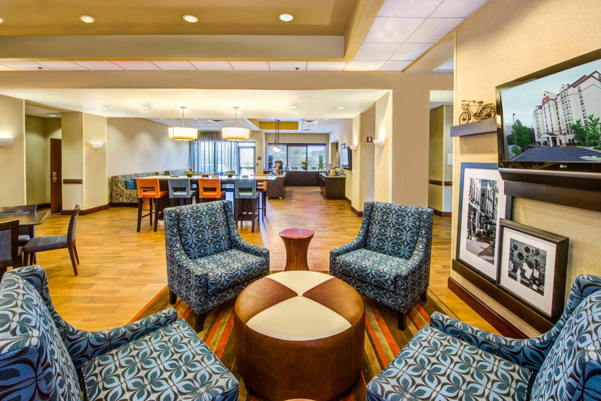 סמירנה Hampton Inn & Suites Atlanta-Galleria מראה חיצוני תמונה